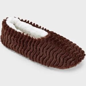 Auden Brown Fuzzy Slippers